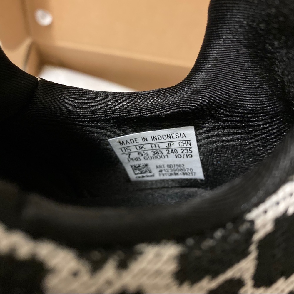 Adidas • *Rare* Swift Run Sneakers - Picture 8 of 11